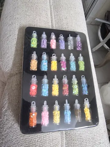 Beautiful art charms mini bottles (24 bottles)