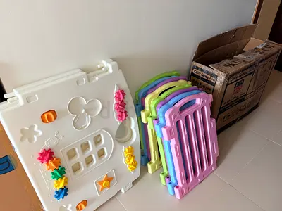 Baby playpen + playmat