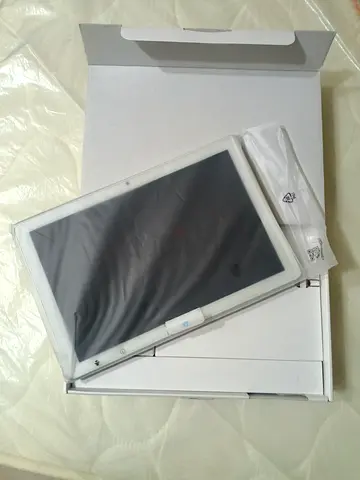 Honor Brand New tablet with  in original box — like new AED 300