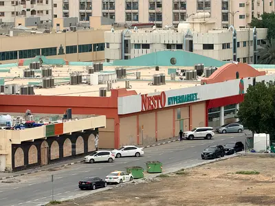 فرصة للايجار مع بلكون وتكيف مركزي مجدده بالكامل اول ساكن