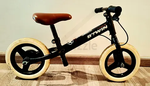 BTWIN balance bike for kids (no pedals) - perfect condition