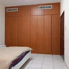 NO COMMISSION - Spacious Room ready to move