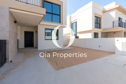 Single Row | Elegant 4BHK + Maid | Luxury Lifestyle