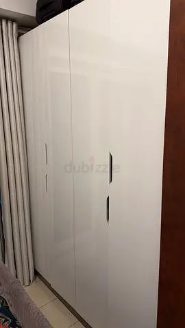White 4 door wardrobe in good condition