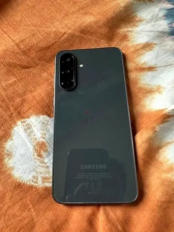 Samsung A36 5G 6/128gb Sim lock mobile with 8 months Samsung warranty