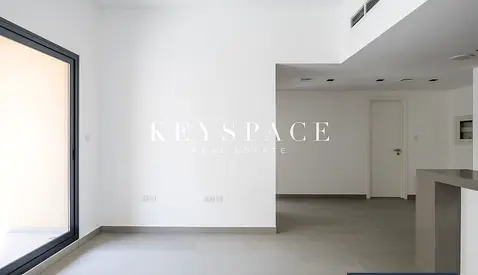 Streamlined City Home in a Seamlessly Connected Area | Resale