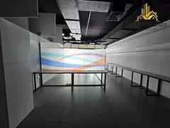 Main boulevard facing, Fitted Retail,Ready to move,