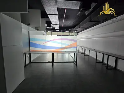 Main boulevard facing, Fitted Retail,Ready to move,