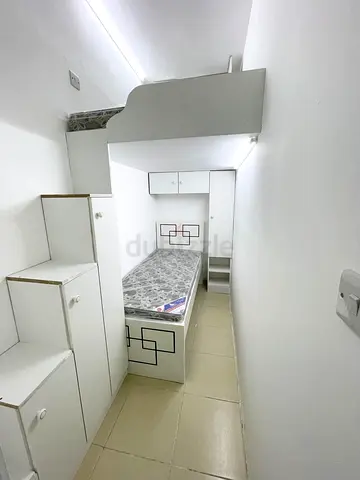 Bed Space near DIC Metro Stn available