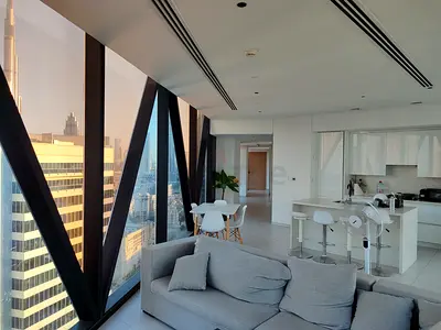 Master bedroom available in a 2 bedroom appartment in downtown Dubai