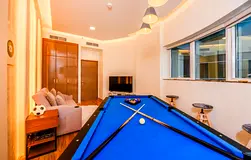 Luxurious 2.5 BR with a pool table at Marina Walk