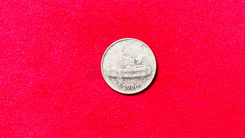 VINTAGE INDIAN COIN 50 PAISE YEAR 2000