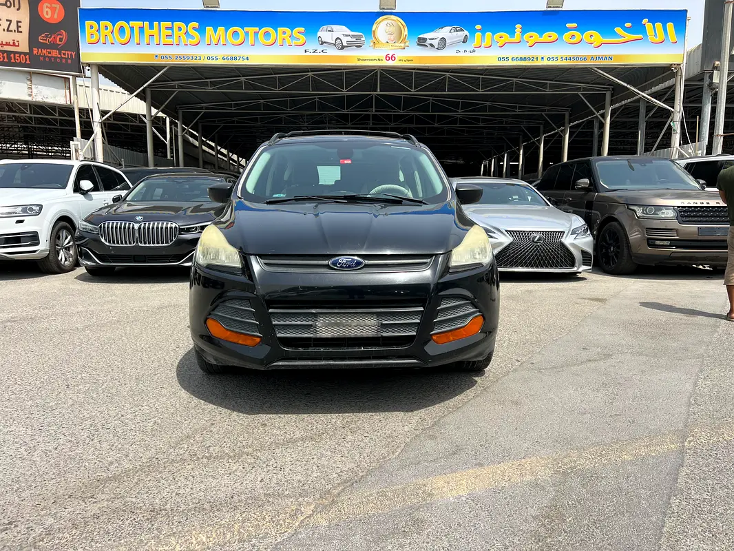 Ford Escape 2015 — photo 1 of 15