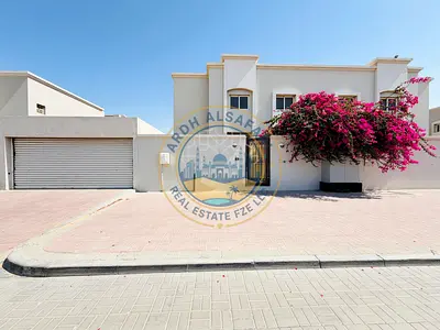 Beautiful Renovated 4BR Family Villa | Maid Room | Wardrobes | Parking | 115K