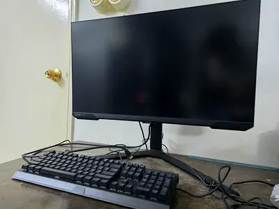 Samsung odyssey g7 28 inch 4k panel.