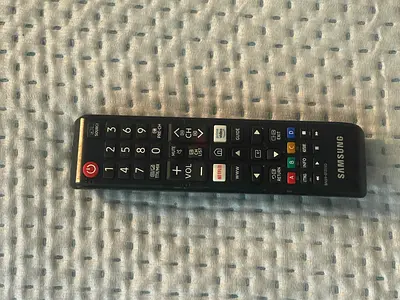 Original Samsung TV with Remote - Working