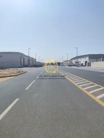للبيع حوطة في الصجعة الصناعية  بمساحة 20000 قدم عللى شارع جار  تملك مواطني دولة الامارات ودول مجلس التعاون الخليجي