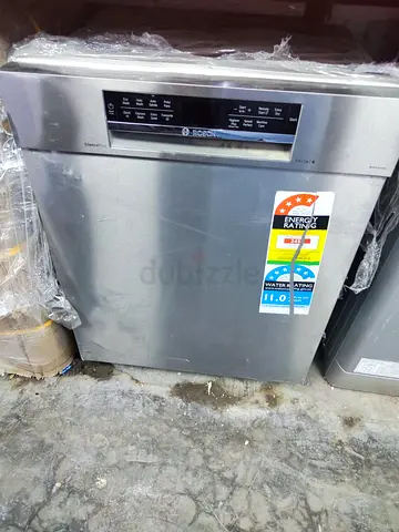 Bosch Latest Model Built in Series 6 Built in Dishwasher For Sale 3 Rack Semi-Integrated Like New