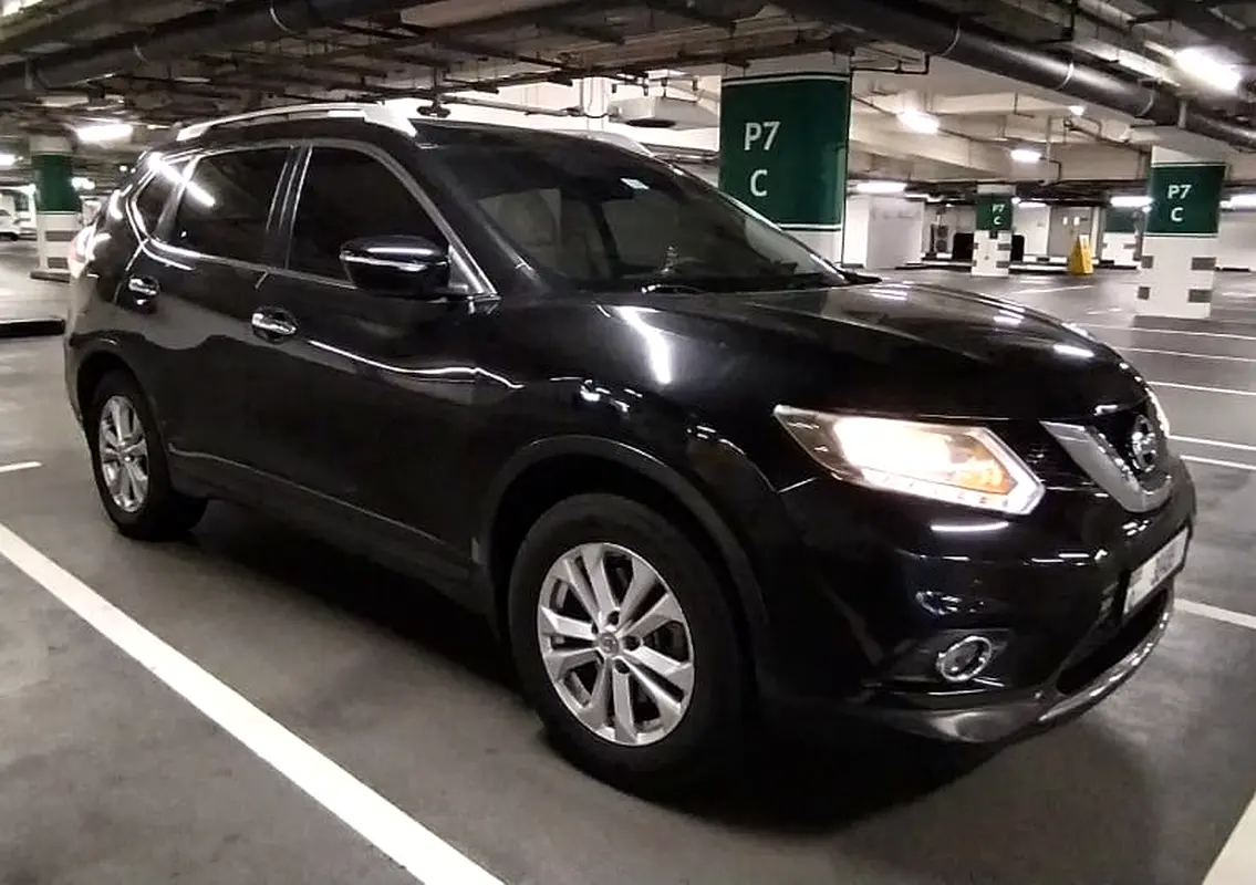 Nissan X-Trail 2015 — photo 1 of 8
