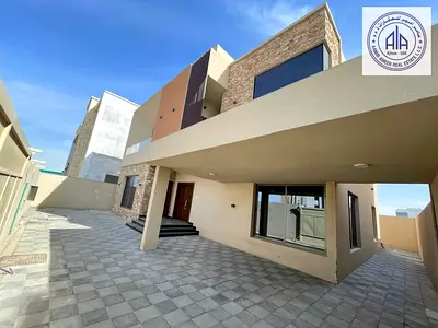 فيلا من 5 غرف نوم متاحة للإيجار في عجمان التل