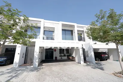 SINGLE ROW | Park Backing | Landscaped