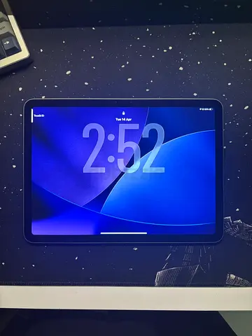 iPad Air M2 (11-inch) 256GB - Like New with Box  Accessories