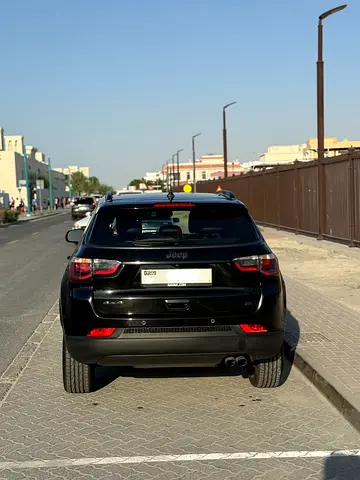 Jeep Compass S (premium trim)