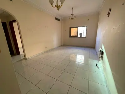 اطلالة مفتوحة شقة غرفة وصالة بدون تامين تسهيلات بالسداد موقع مميز سهل المخرج علي دبي