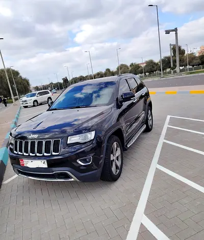 Jeep Grand Cherokee Limited - 5.7L HEMI V8 HEMI - Full Options - Excellent Condition.