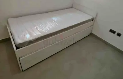 Ikea malm slakt bed with double Ikeam mattress and storage drawers