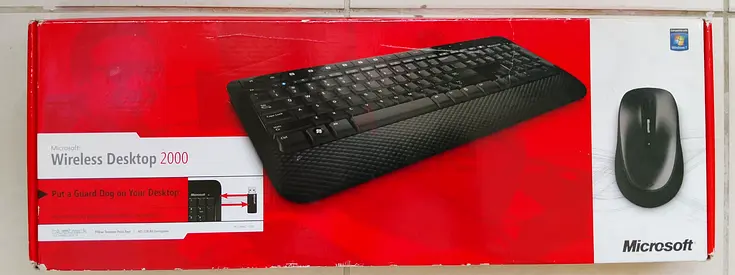 Microsoft Wireless Desktop 2000 keyboard - good condition no bluetooth