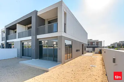 Single Row | Motivated Seller | Corner Villa