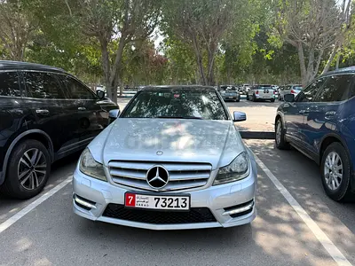 Mercedes Benz C200 2012 clean car without any accidents