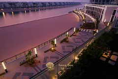 Studio Luxury Seafront: Ready Now, High ROI &amp; Freehold for All!