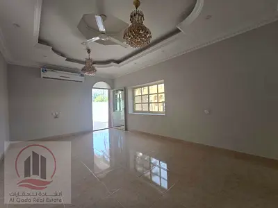 فيلا للايجار بالروضه 3  -5 غرف ومجلس وصاله موقع ممتاز مع الكهرباء والمكيفات