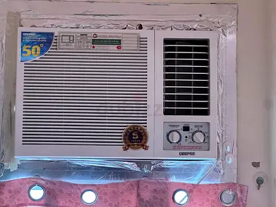 1.5 ton Geepas window AC available for sale.