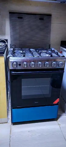Used freestanding gas stove with oven