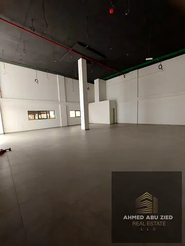 Commercial space for rent in Ajman, Al Rawda 2, near Al Hamidiya Police Station. 2200 sq ft. Suitable for all activities except shisha lounges and caf
