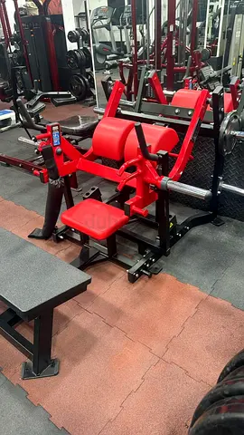 Hammer strength plate loaded glute