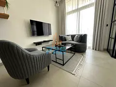 Luxurious One Bedroom I Fully Furnished I Prime Location — 2