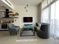 Luxurious One Bedroom I Fully Furnished I Prime Location — 3