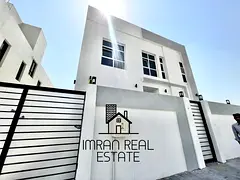 New Specious Levish Design 5BR Villa Independent