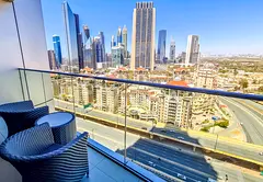 High Floor Corner | Skyline Views