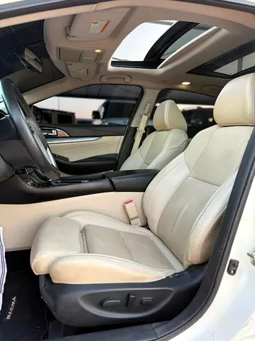 2017 Nissan MAXIMA 照片 10