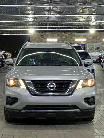 Nissan Pathfinder 2017 SE - American Specs