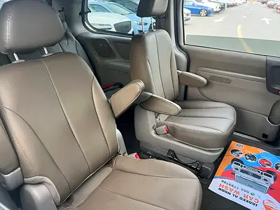 2011 KIA SEDONA — фото 9