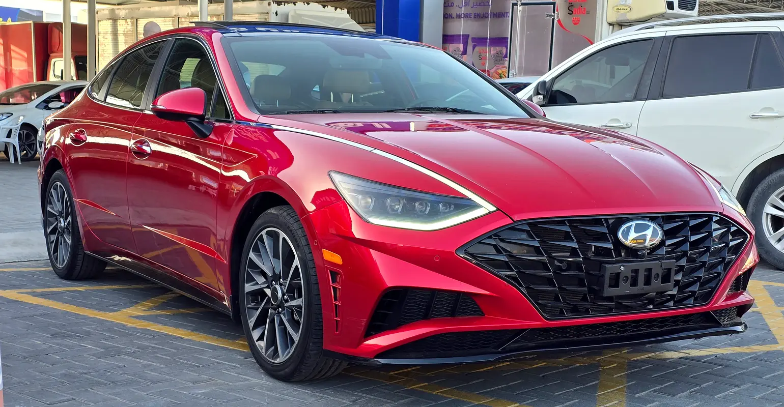 Hyundai Sonata 2021 — photo 1 of 12