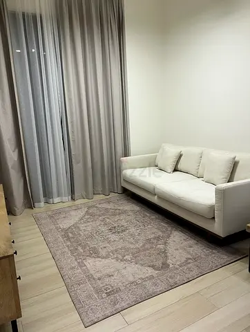 Modern Beige  Grey Vintage-Style Rug (230 x 160 cm) – Excellent Condition