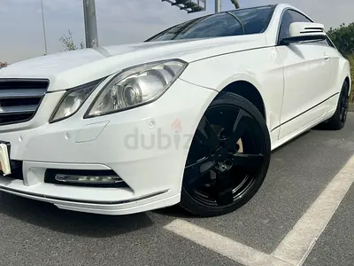 MERCEDES E200 , GCC CAR,  FULLY AUTOMATIC, PANORAMIC SUNROOF, CRUISE CONTROL, ALLOOY ECT VERRY GOOD