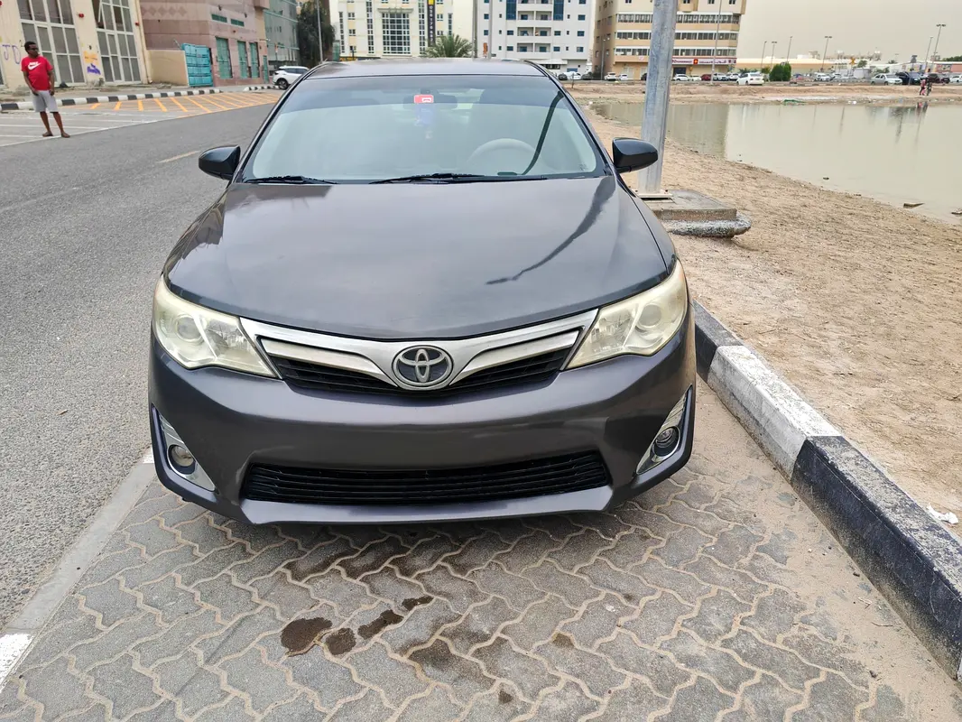 Toyota Camry 2013 — photo 1 of 10